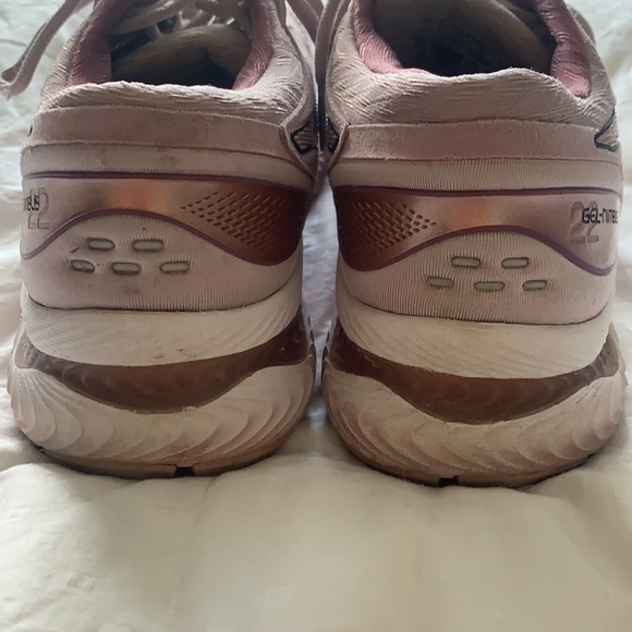 Women’s ASICS. Size 9. - Picture 7 of 7